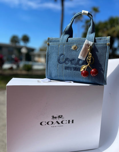 Cartera Mahon Coach