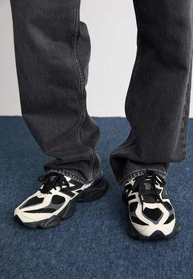 New Balance 9060 “ Off White black “