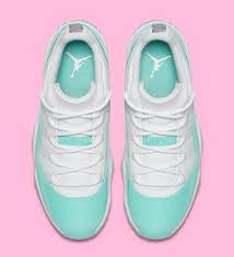 Jordan 11 Retro Low “Igloo”